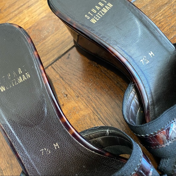 Stuart Weitzman Y2K Tortoiseshell Wedge Sandals - Picture 3 of 6